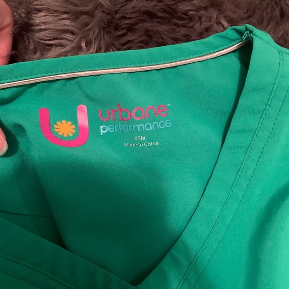 Scrubs - Picture 2 of 2